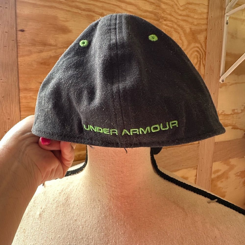 Under Armour hat - Picture 2 of 3